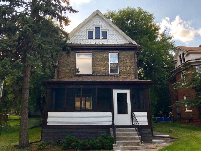 Building Photo - 2207 N Bryant Ave Unit 2 Rental