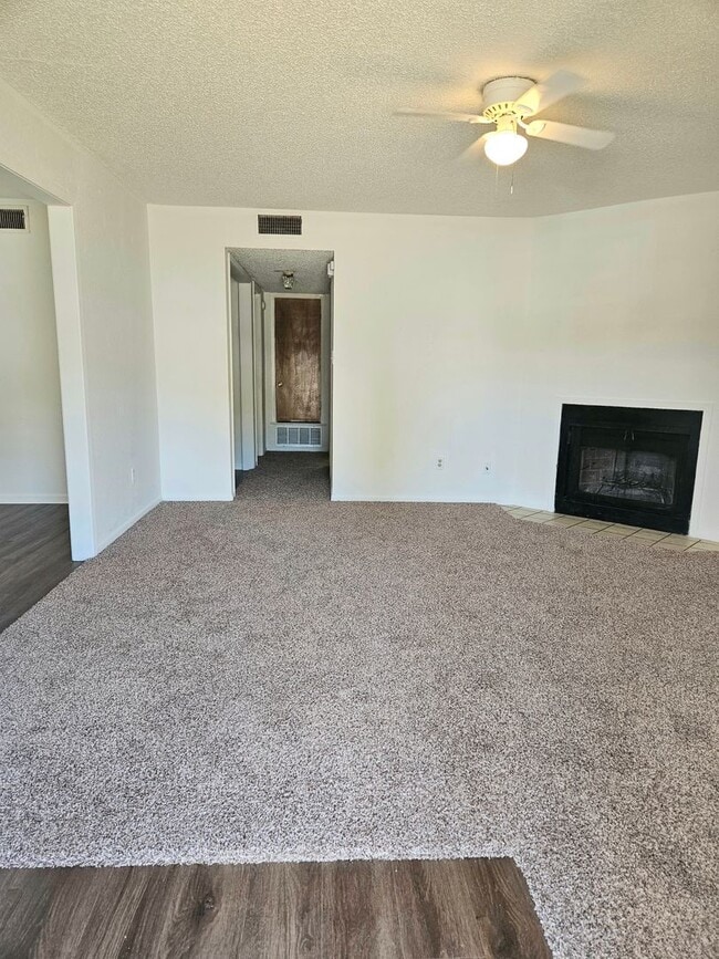 Photo - 2001 Cedarhill Dr Unidad 1