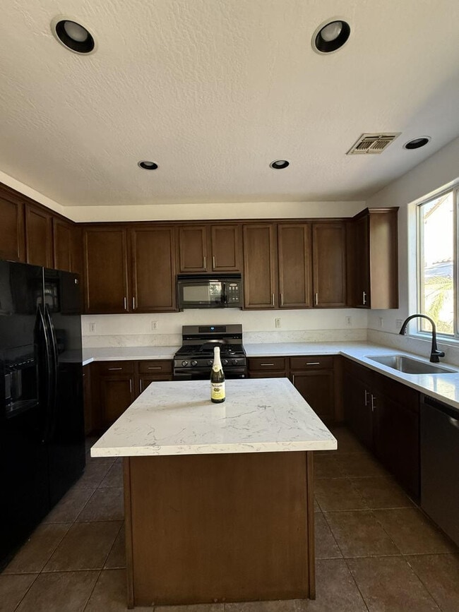 Photo - 1235 E Julian Dr