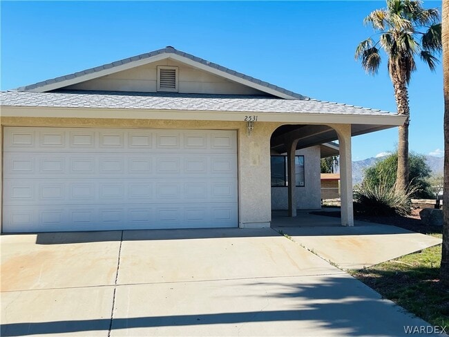 Photo - 2531 Country Club Dr