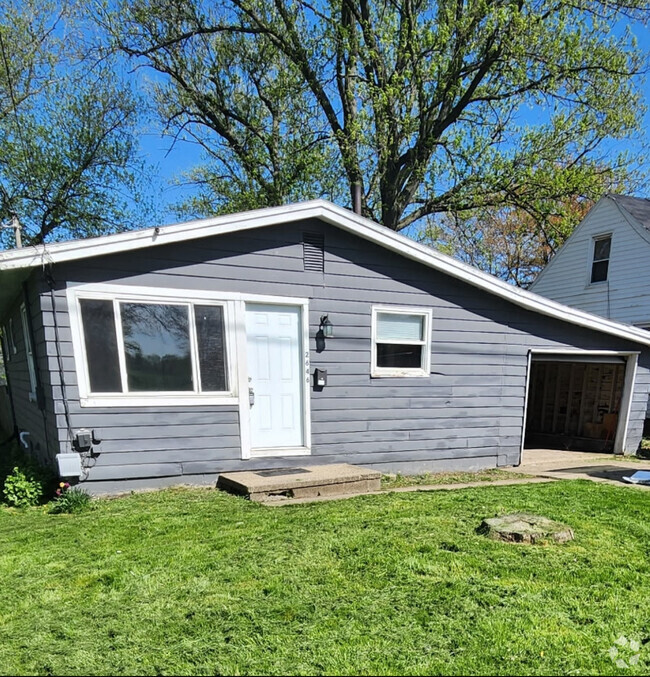 Building Photo - 2646 Harmont Ave NE Rental