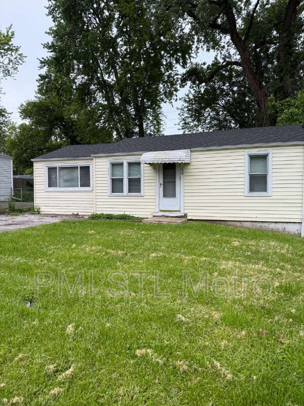 Building Photo - 240 Reasor Dr Rental