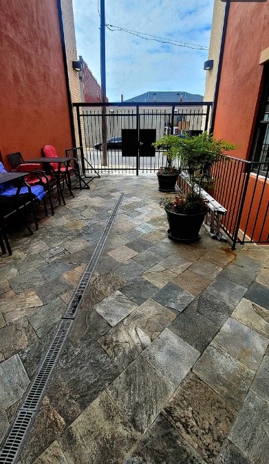 Photo - 613 N Lombardy St