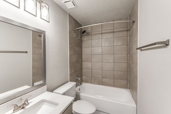 Photo - Modern Feels, Warm Heart Unidad BIL