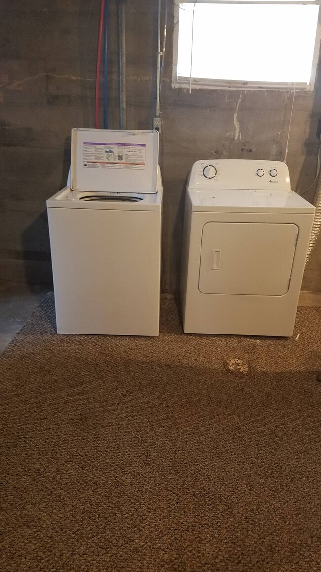 Lavandería en el sótano de Sid B - 613 W 25th St Unidad A