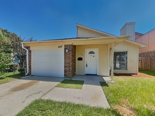 Building Photo - 942 Somercotes Ln Rental