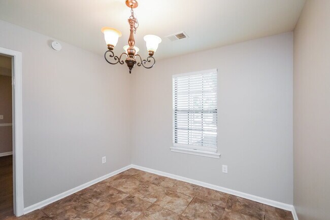 400 Willow Ln