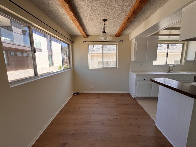 320 23rd Pl Unidad upper