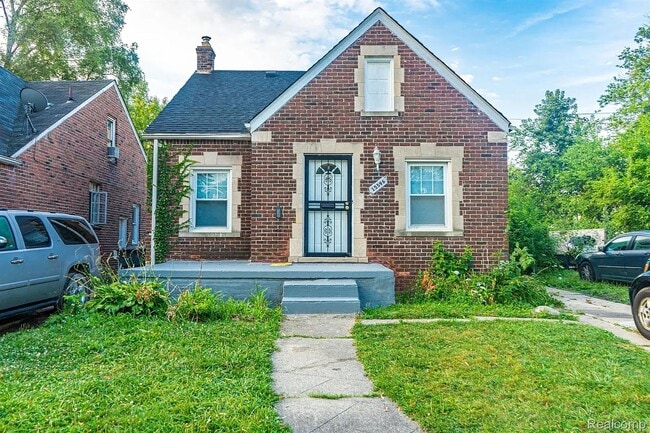 Building Photo - Beautiful Red Brick Bungalow