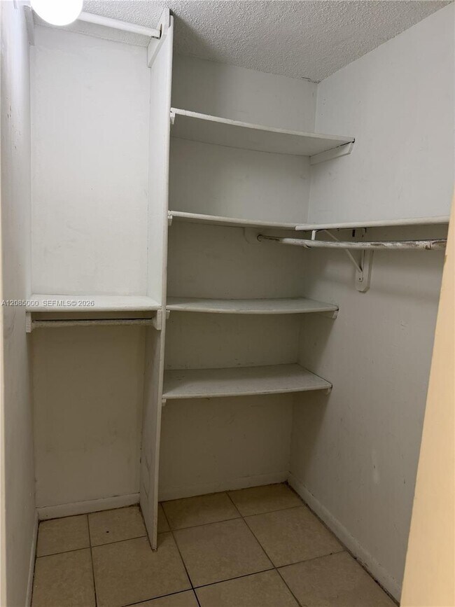 7010 NW 186th St Unit 5-121A