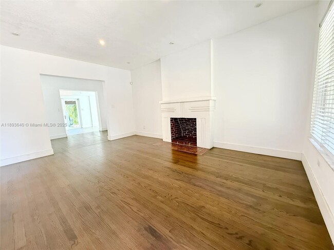 Photo - 1500 SW 18th St