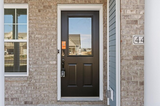 Photo - 445 Friendly Ave