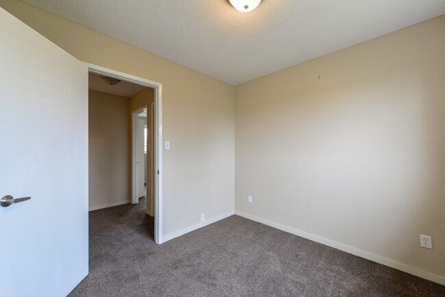 Photo - Castleridge Estates