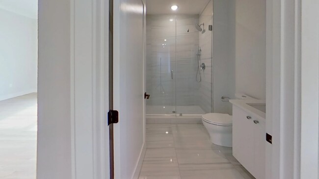 Photo - 104 Warren St