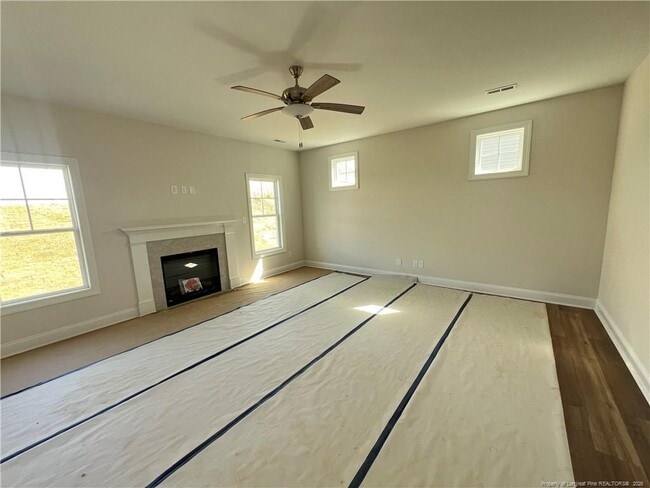 Photo - 324 Carr Ln