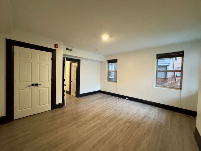 Photo - 1021 St Paul St