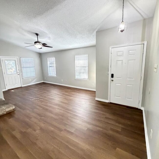 Photo - 5304 Waterford Dr