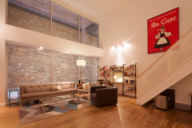 Photo - 106 N High St Townhome