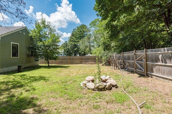 Photo - 483 Liberty St