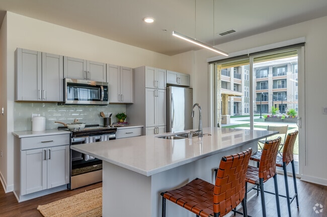 2 BR, 2 BA - 1,324SF