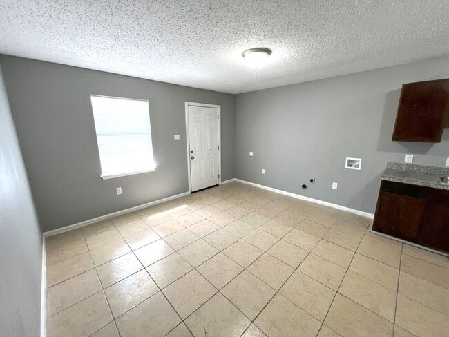 Photo - Baker Trails Apartments Unit D