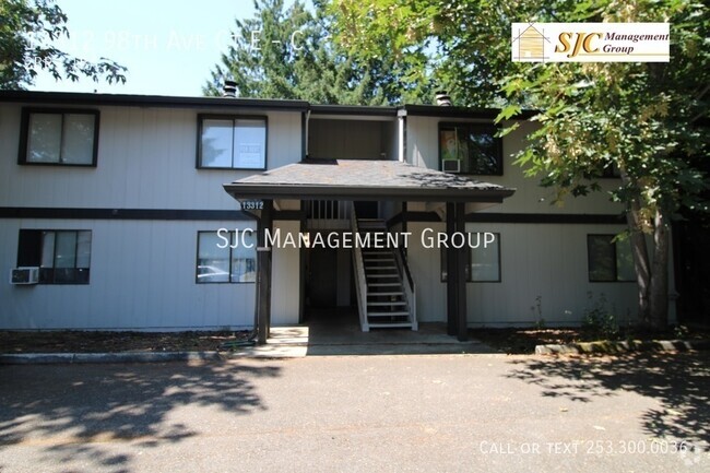 Building Photo - Two bedroom One bath second floor Unit C Rental