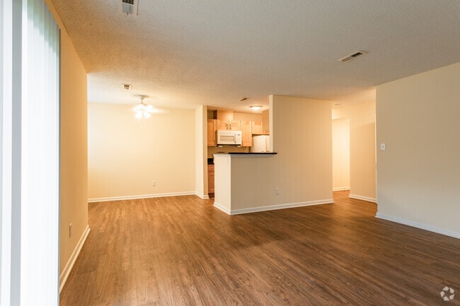 2BR,2BA,-1120SF - Hampton Harbor Apartments