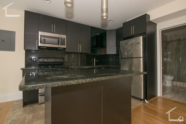 Building Photo - 1616 Beacon St Rental