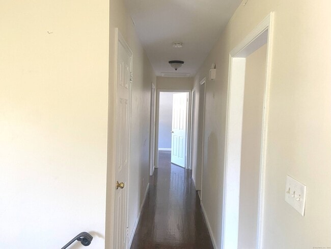 Photo - 20 Heritage Pl