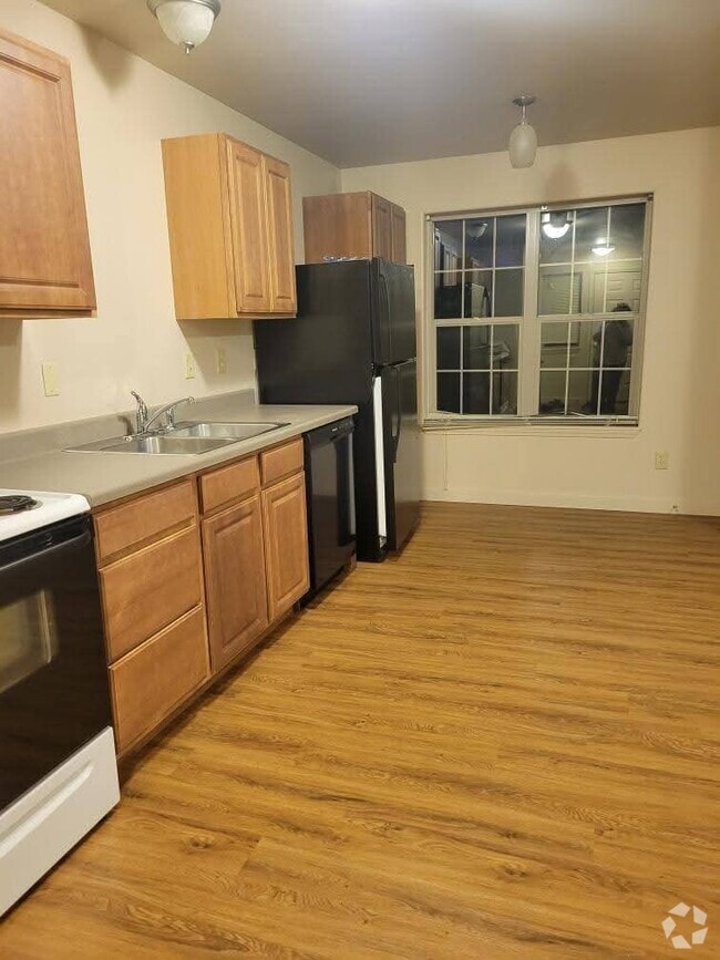 Building Photo - 104 7th St Unit 2 Rental