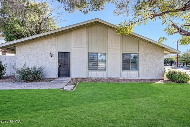 Building Photo - 1001 N Granite Reef Rd