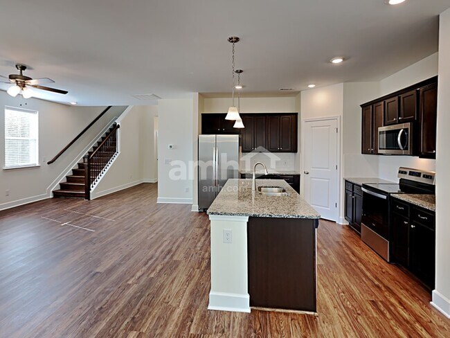 Photo - 3004 Esquire Dr