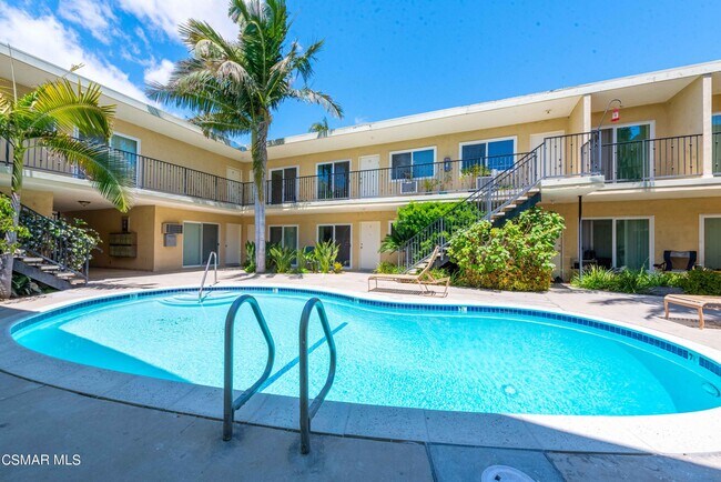 Photo - 8740 Owensmouth Ave