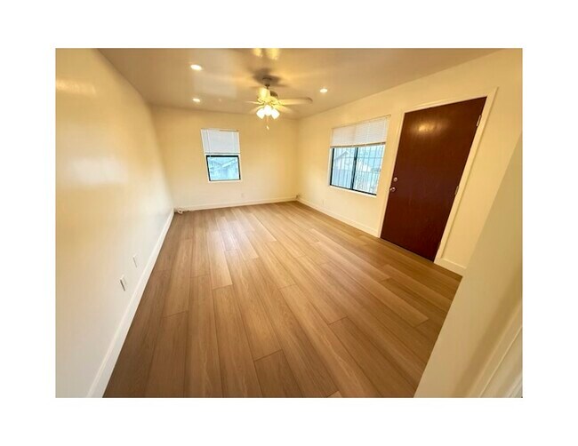 Photo - 2225 Marathon St Unidad B