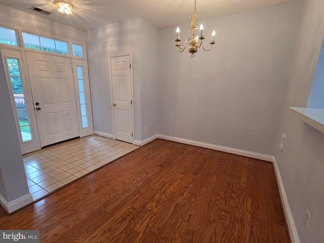 Photo - 2749 Middle Neck Rd