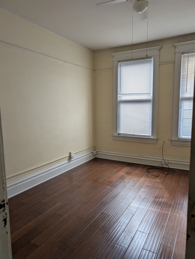 Photo - 2009 University Ave Unit 1