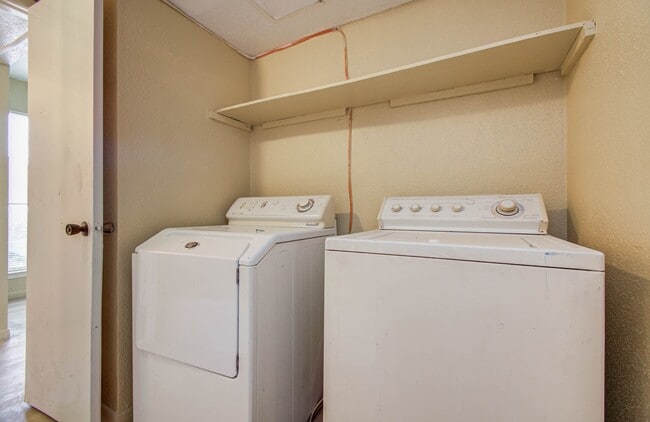 Photo - 9000 Bissonnet St