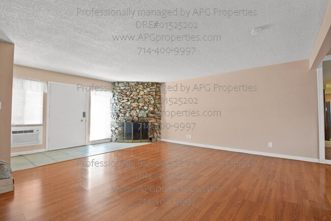 Photo - 315 N Acacia Ave