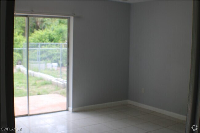 Building Photo - 933 SE 24th Ave Rental