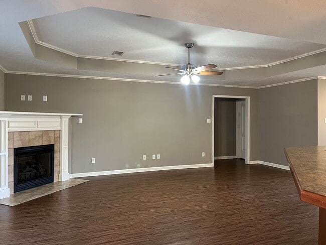 Photo - 2408 Lancashire Ln