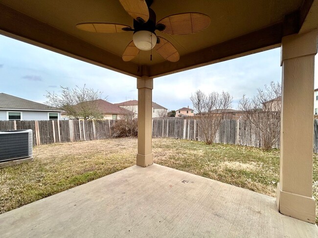 Photo - Cozy & Bright 4BR / 3BA Home – Garage, Deck & Laundry Room