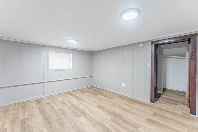 Photo - 2557 N Lockwood Ave