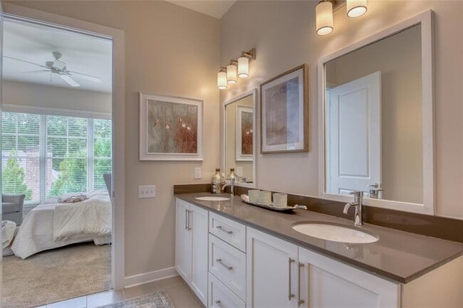 Photo - 1180 Canton St