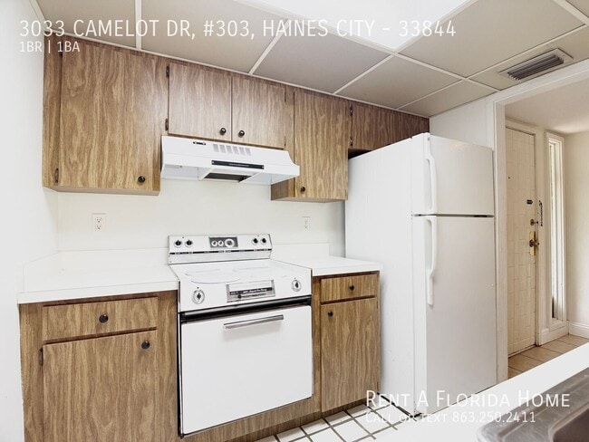 Photo - 3033 Camelot Dr