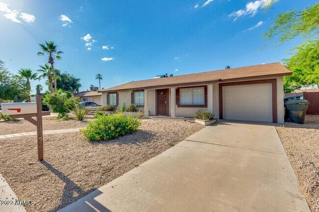 Photo - 3752 E Gelding Dr House