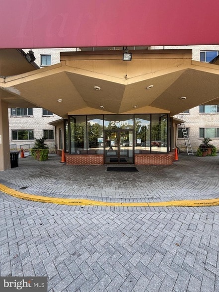 Photo - 2500 N Van Dorn St Unit 610