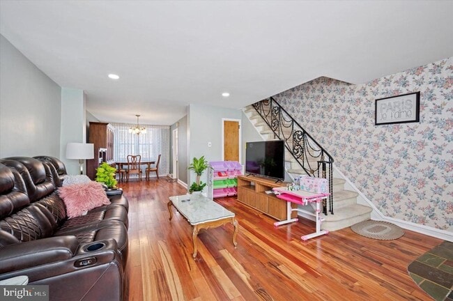 Photo - 6322 Mershon St