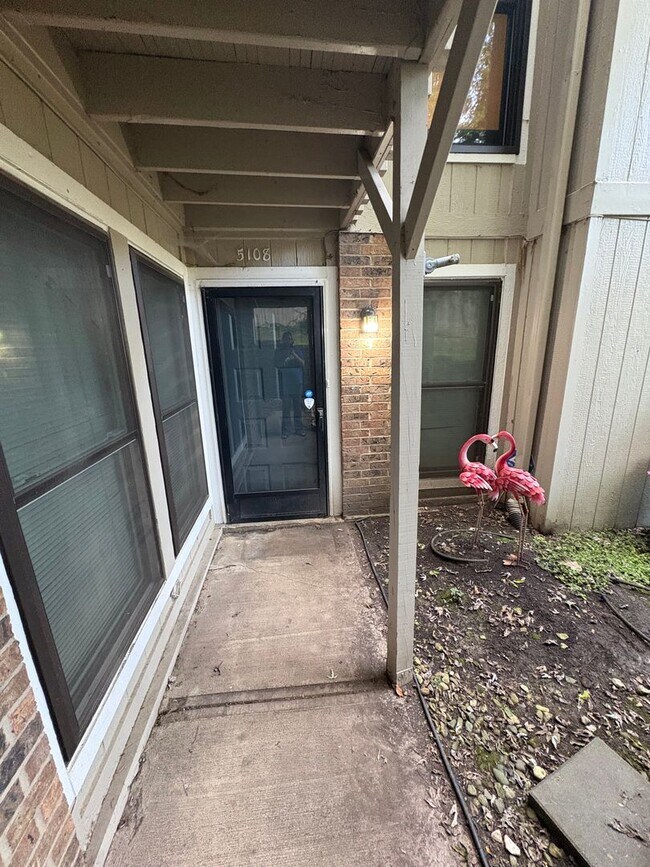 5108 W 62nd St Unidad 5108 W 62nd St