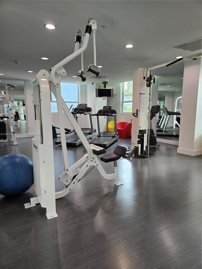 Photo - 234 NE 3rd St Unidad 1104