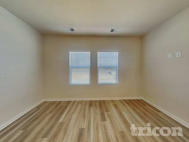 Photo - 563 Cedar Brk Dr